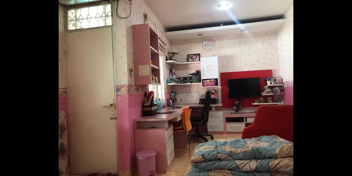 Jual Cepat Rumah Semi Furnished + Wallpaper Jual Cepat Rumah Semi Furnished + Wallpaper