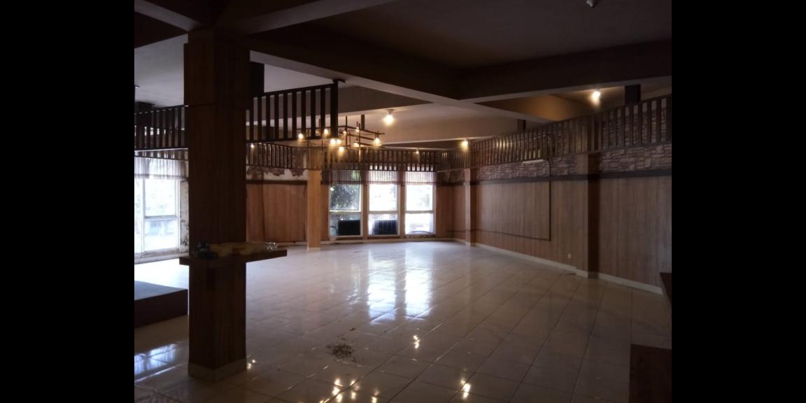 Ruko Pasar Modern Puncak Permai, Surabaya - Prime Location, Hdp Jalan. Ruko Pasar Modern Puncak Permai, Surabaya - Prime Location, Hdp Jalan.