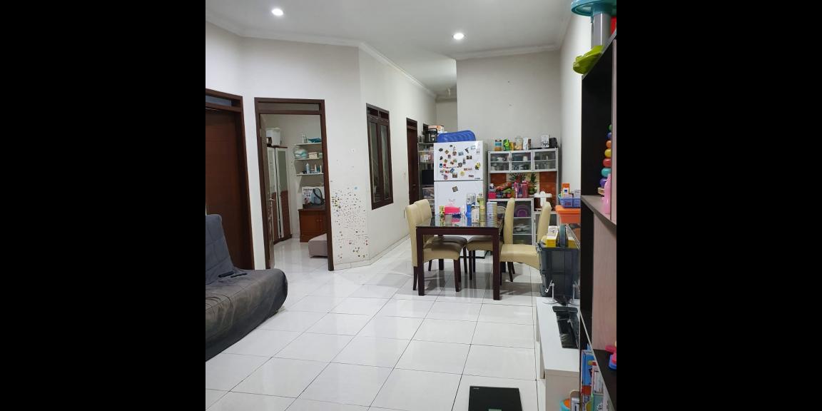 DISEWAKAN RUMAH TINGGAL DI TAMAN HOLIS INDAH 2 BLOK D1 no 32A DISEWAKAN RUMAH TINGGAL DI TAMAN HOLIS INDAH 2 BLOK D1 no 32A