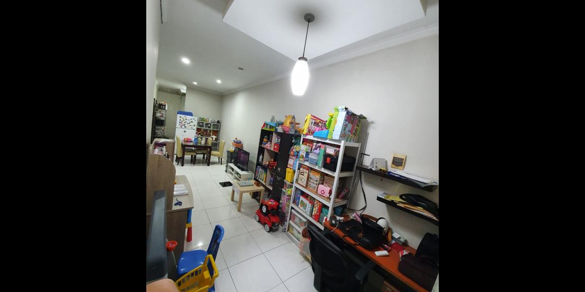 DISEWAKAN RUMAH TINGGAL DI TAMAN HOLIS INDAH 2 BLOK D1 no 32A DISEWAKAN RUMAH TINGGAL DI TAMAN HOLIS INDAH 2 BLOK D1 no 32A