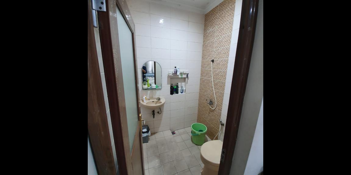 DISEWAKAN RUMAH TINGGAL DI TAMAN HOLIS INDAH 2 BLOK D1 no 32A DISEWAKAN RUMAH TINGGAL DI TAMAN HOLIS INDAH 2 BLOK D1 no 32A