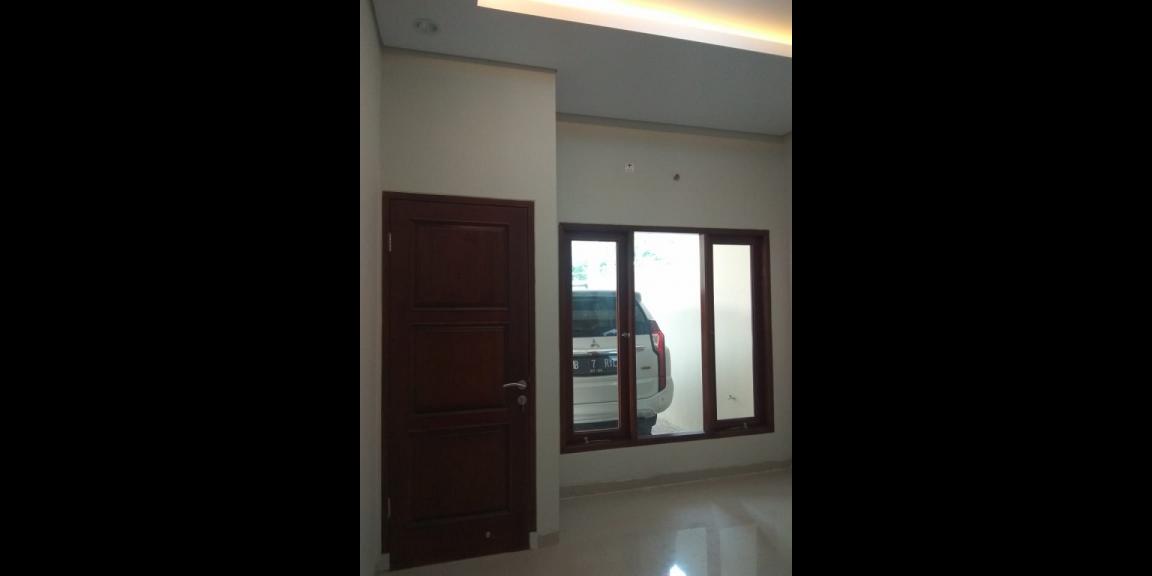 Dipasarkan Rumah 2 Lantai Siap Huni dan Strategis Dipasarkan Rumah 2 Lantai Siap Huni dan Strategis