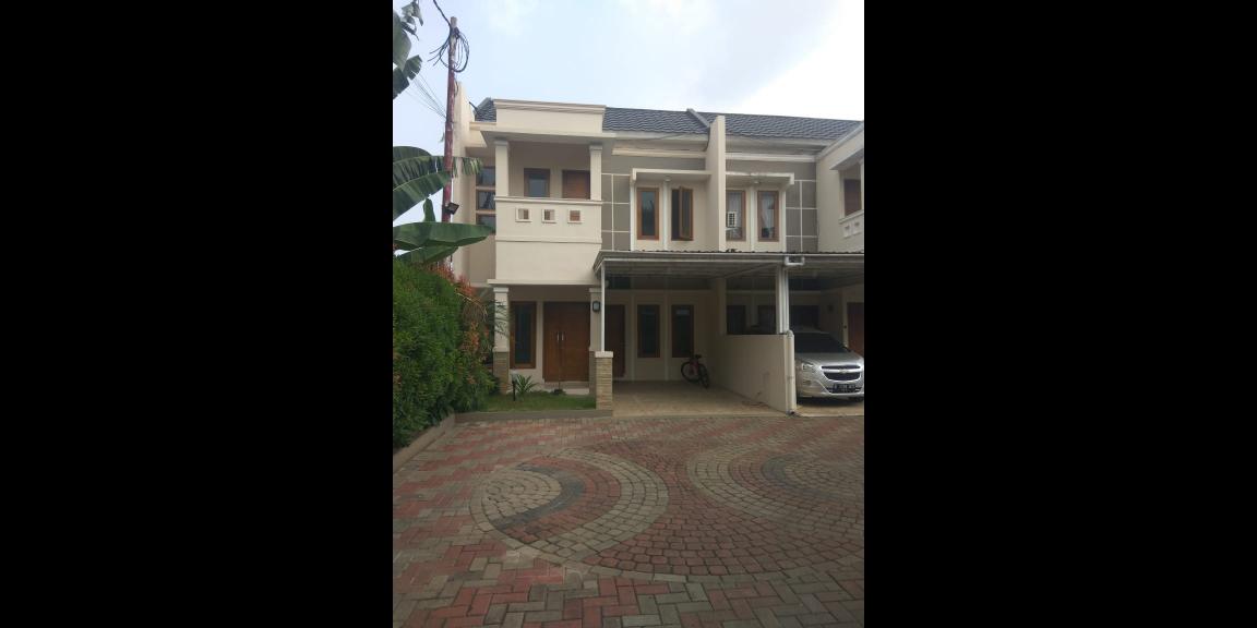 Dipasarkan Rumah 2 Lantai Siap Huni dan Strategis Dipasarkan Rumah 2 Lantai Siap Huni dan Strategis