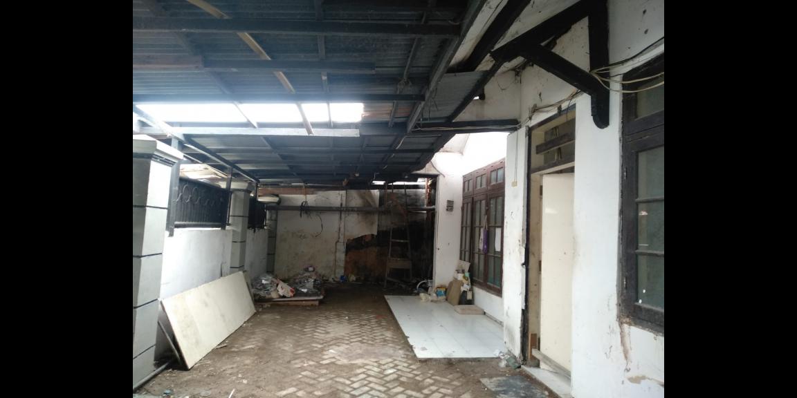 Rumah di Penjaringan Sari, Rungkut, Surabaya ~ 481m², SHM, Renovasi diperlukan. Rumah di Penjaringan Sari, Rungkut, Surabaya ~ 481m², SHM, Renovasi diperlukan.
