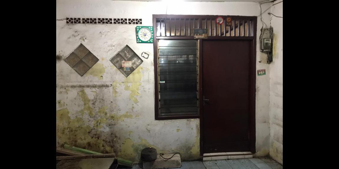 Rumah Tua Murah di Karang Anyar! SUPER STRATEGIS! Rumah Tua Murah di Karang Anyar! SUPER STRATEGIS!