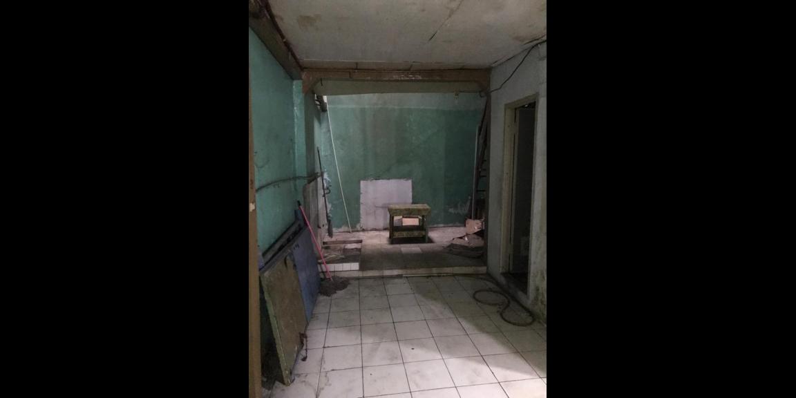 Rumah Tua Murah di Karang Anyar! SUPER STRATEGIS! Rumah Tua Murah di Karang Anyar! SUPER STRATEGIS!