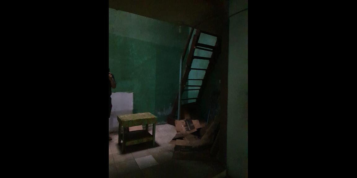 Rumah Tua Murah di Karang Anyar! SUPER STRATEGIS! Rumah Tua Murah di Karang Anyar! SUPER STRATEGIS!