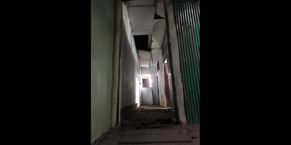 Rumah Tua Murah di Karang Anyar! SUPER STRATEGIS! Rumah Tua Murah di Karang Anyar! SUPER STRATEGIS!