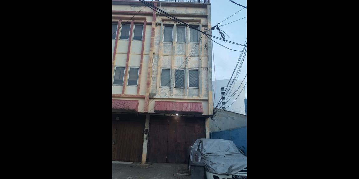 Dijual Ruko 3lantai dilokasi strategis Tubagus Angke. Dijual Ruko 3lantai dilokasi strategis Tubagus Angke.