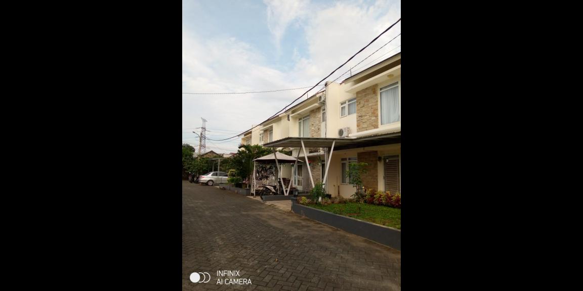 Dipasarkan Rumah 2 Lantai Siap Huni dan Strategis Dipasarkan Rumah 2 Lantai Siap Huni dan Strategis