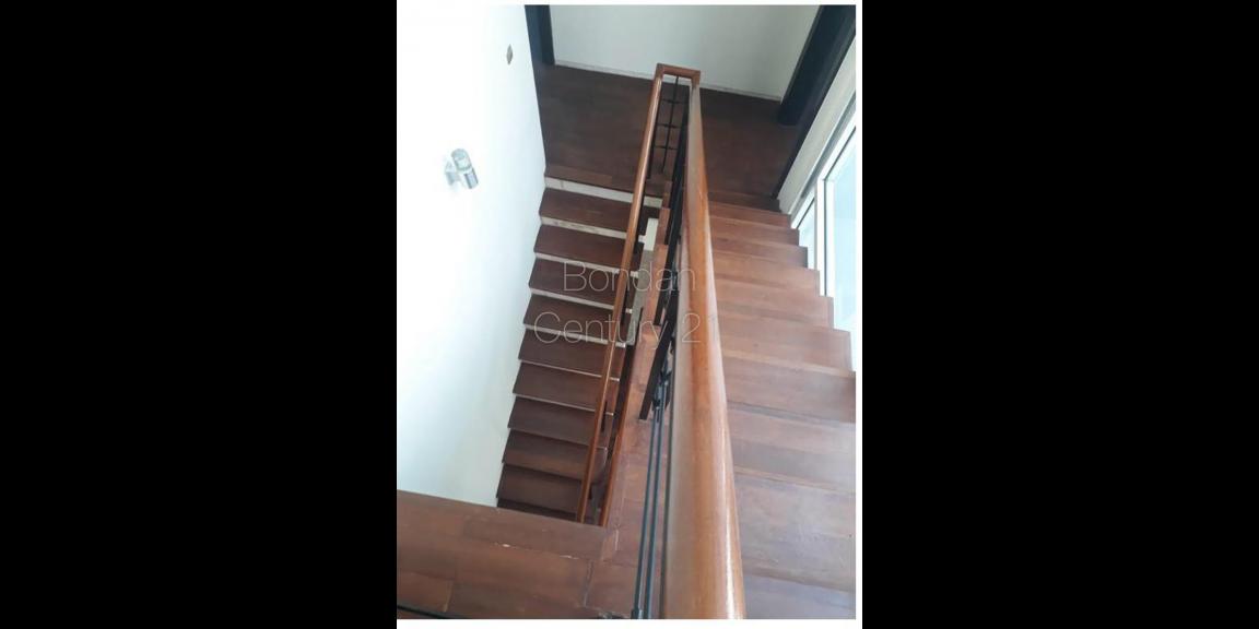 Rumah TH Sovereign di Kemang Raya Rumah TH Sovereign di Kemang Raya