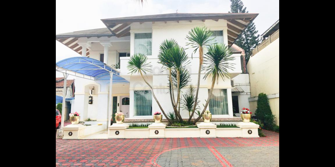 Rumah Cantik, Mewah di Lebak Bulus Rumah Cantik, Mewah di Lebak Bulus