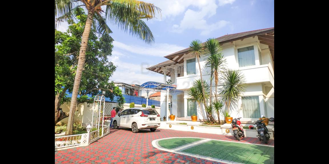 Rumah Cantik, Mewah di Lebak Bulus Rumah Cantik, Mewah di Lebak Bulus