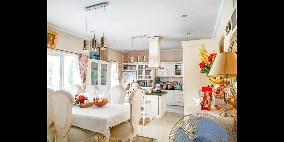 Rumah Cantik, Mewah di Lebak Bulus Rumah Cantik, Mewah di Lebak Bulus