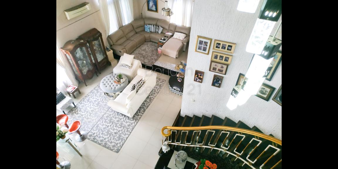 Rumah Cantik, Mewah di Lebak Bulus Rumah Cantik, Mewah di Lebak Bulus