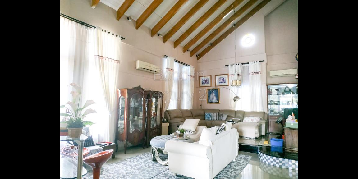 Rumah Cantik, Mewah di Lebak Bulus Rumah Cantik, Mewah di Lebak Bulus