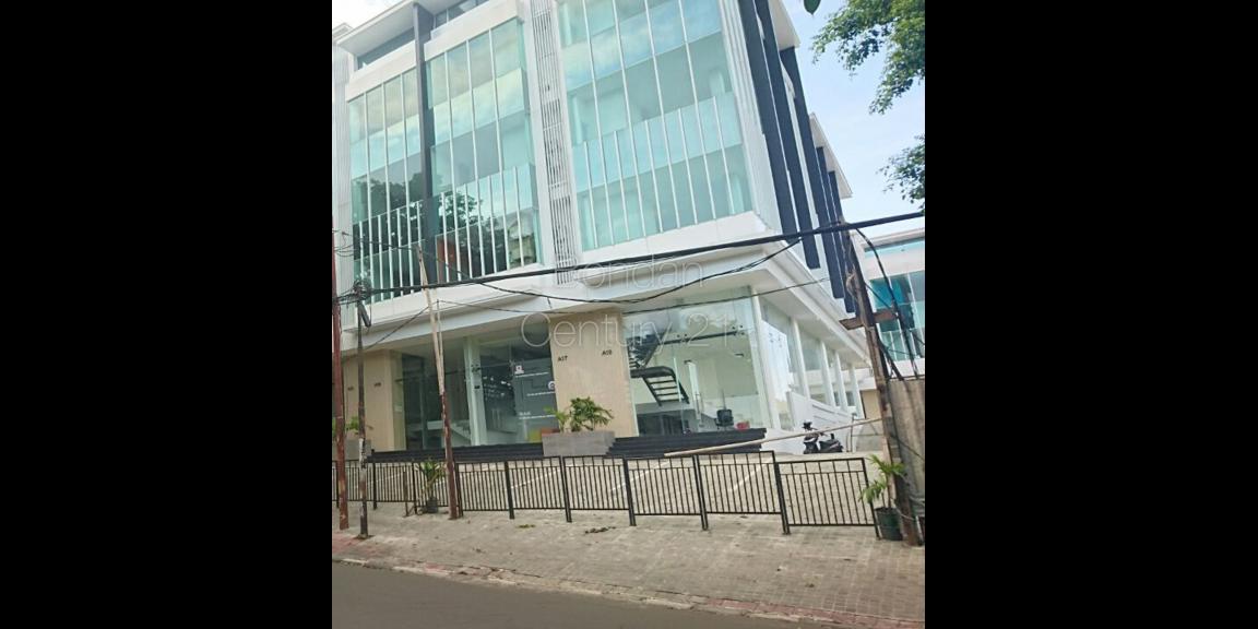 Disewakan Ruko 4 lantai + Rooftop di Duren Tiga Jakarta Selatan Disewakan Ruko 4 lantai + Rooftop di Duren Tiga Jakarta Selatan