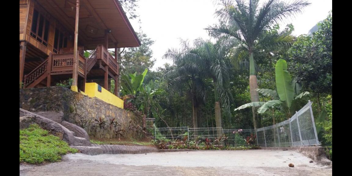 Disewakan Villa Hakim Puncak Bogor, dekat air terjun Curug Cilember 7 Disewakan Villa Hakim Puncak Bogor, dekat air terjun Curug Cilember 7