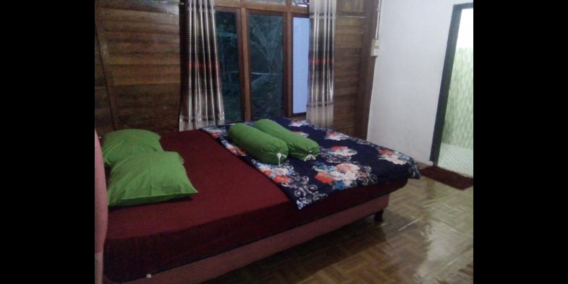 Disewakan Villa Hakim Puncak Bogor, dekat air terjun Curug Cilember 7 Disewakan Villa Hakim Puncak Bogor, dekat air terjun Curug Cilember 7