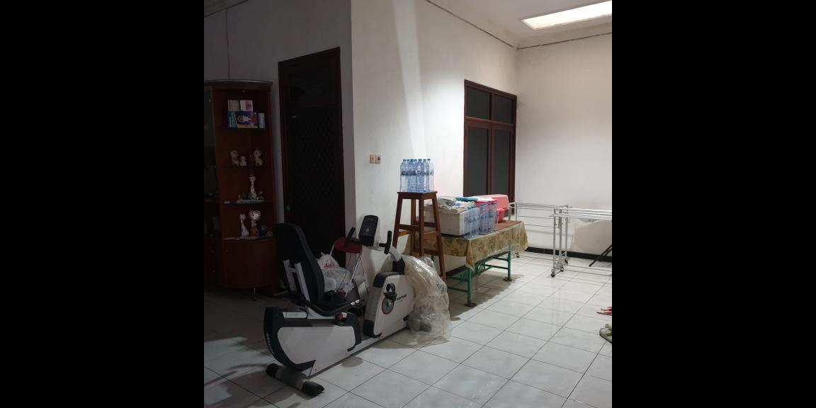 *Dijual Rumah* *Griya babatan mukti blok A * *Dijual Rumah* *Griya babatan mukti blok A *