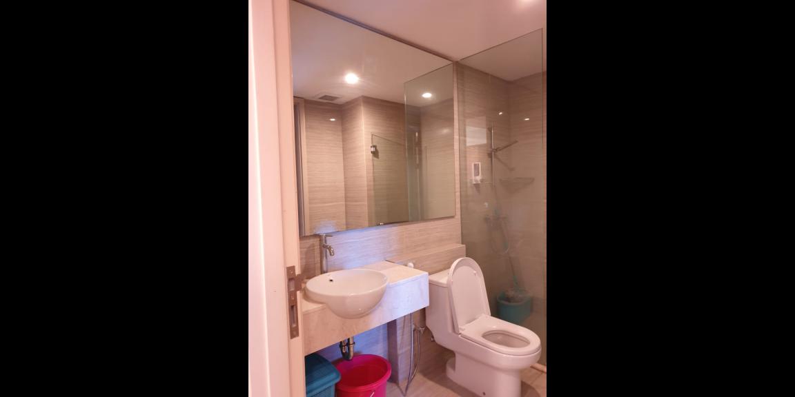 APARTEMEN LA RITZ APARTEMEN LA RITZ