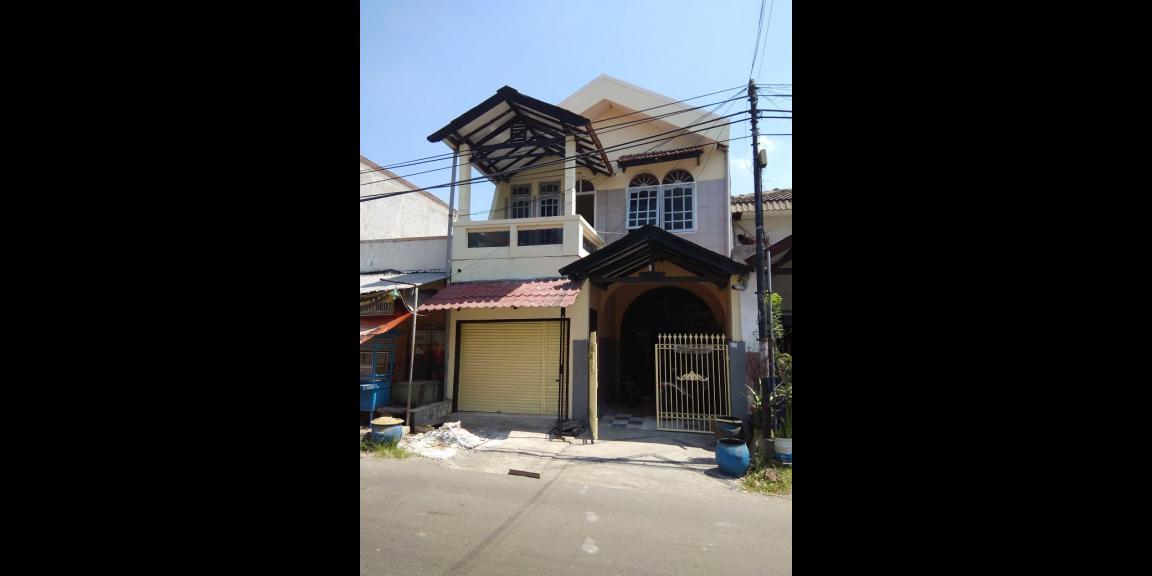 Dijual Rumah di Jl Balong Sari Tama Surabaya Dijual Rumah di Jl Balong Sari Tama Surabaya