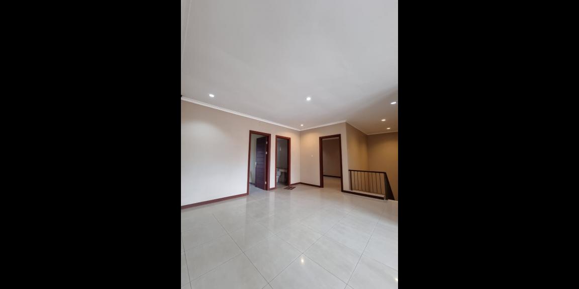 Rumah Graha Famili Surabaya | Great Home For Extended Family Rumah Graha Famili Surabaya | Great Home For Extended Family