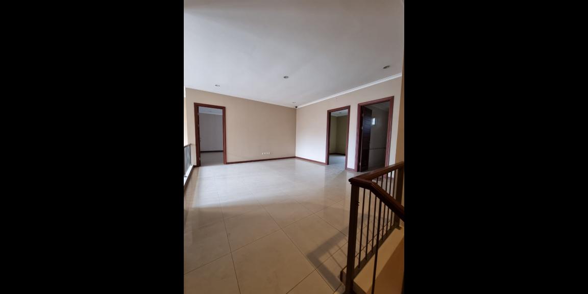 Rumah Graha Famili Surabaya | Great Home For Extended Family Rumah Graha Famili Surabaya | Great Home For Extended Family