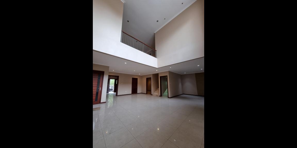 Rumah Graha Famili Surabaya | Great Home For Extended Family Rumah Graha Famili Surabaya | Great Home For Extended Family