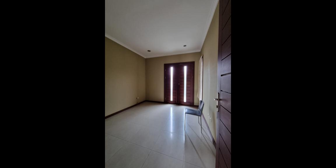 Rumah Graha Famili Surabaya | Great Home For Extended Family Rumah Graha Famili Surabaya | Great Home For Extended Family