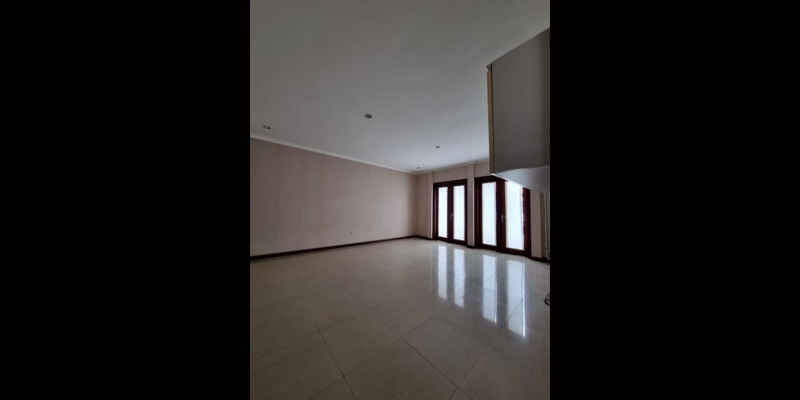 Rumah Graha Famili Surabaya | Great Home For Extended Family Rumah Graha Famili Surabaya | Great Home For Extended Family