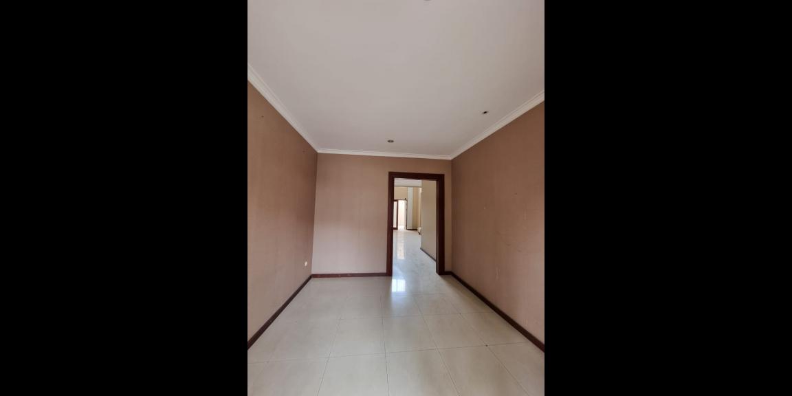 Rumah Graha Famili Surabaya | Great Home For Extended Family Rumah Graha Famili Surabaya | Great Home For Extended Family