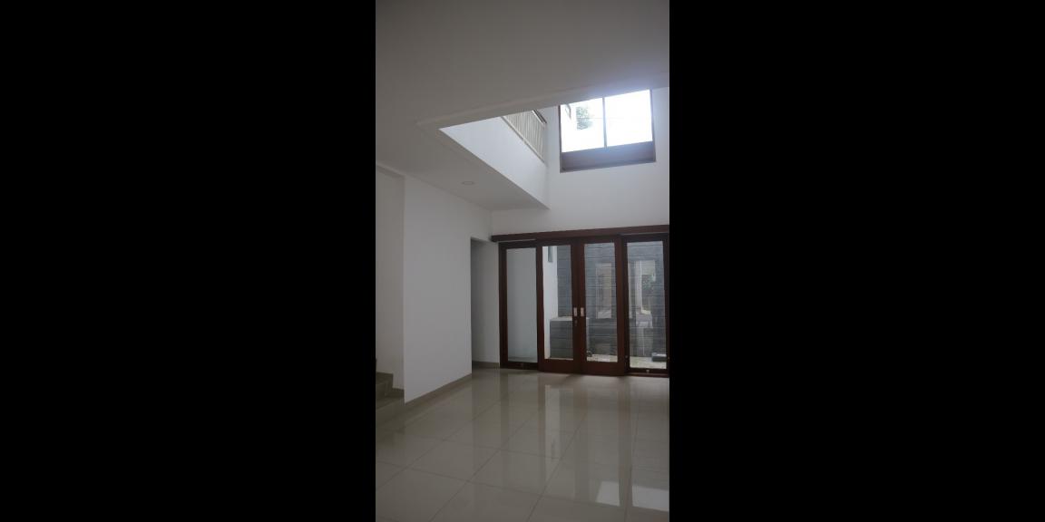 Rumah Lebar 7 meter Siap Huni Di TB Simatupang Jakarta Selatan Rumah Lebar 7 meter Siap Huni Di TB Simatupang Jakarta Selatan