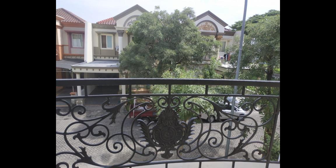 Rumah Menawan dan Siaphuni di Wisata Bukit Mas - Rome, Lidah Wetan, Surabaya. Rumah Menawan dan Siaphuni di Wisata Bukit Mas - Rome, Lidah Wetan, Surabaya.