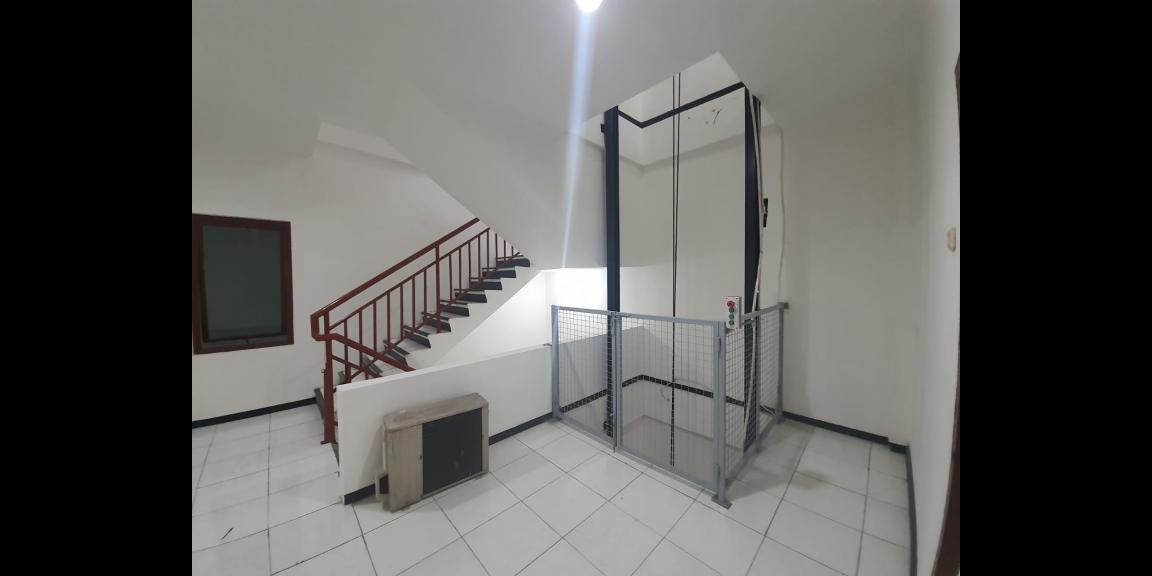 Ruko Strategis Siap Usaha, 2 Ruko Jadi 1, Ruko Sentra Fortuna - Surabaya. Ruko Strategis Siap Usaha, 2 Ruko Jadi 1, Ruko Sentra Fortuna - Surabaya.