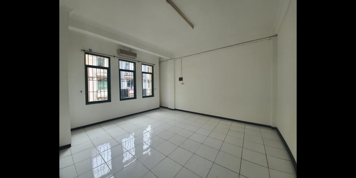 Ruko Strategis Siap Usaha, 2 Ruko Jadi 1, Ruko Sentra Fortuna - Surabaya. Ruko Strategis Siap Usaha, 2 Ruko Jadi 1, Ruko Sentra Fortuna - Surabaya.