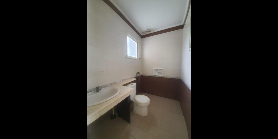 Rumah Keluarga mewah dan elegan, Puri Galaxy, Sukolilo - Surabaya. Rumah Keluarga mewah dan elegan, Puri Galaxy, Sukolilo - Surabaya.