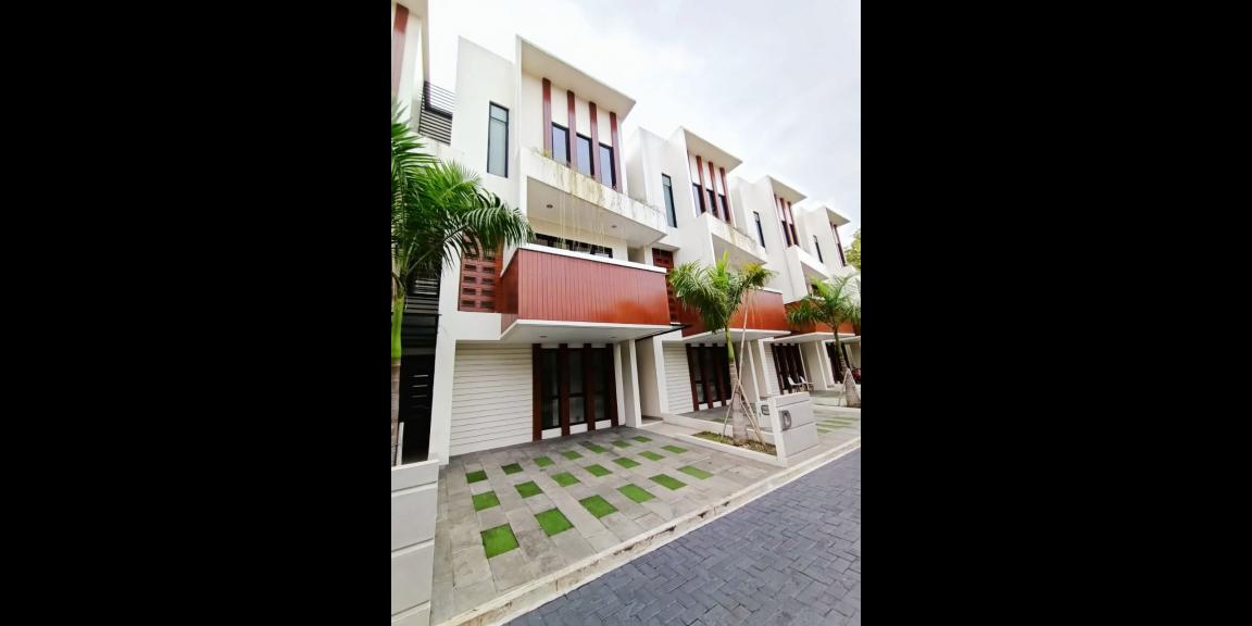 Rumah Baru Mewah Strategis Di Cilandak Jakarta Selatan Rumah Baru Mewah Strategis Di Cilandak Jakarta Selatan