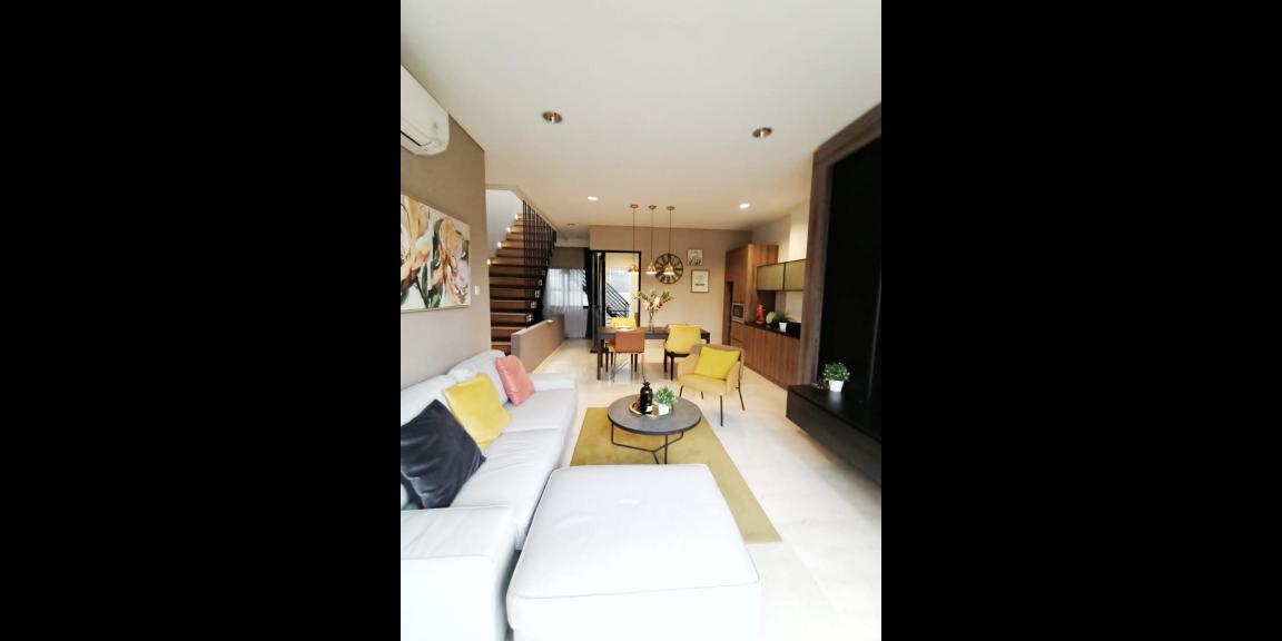 Rumah Besar 3 Lantai Di Cilandak Jakarta Selatan Rumah Besar 3 Lantai Di Cilandak Jakarta Selatan