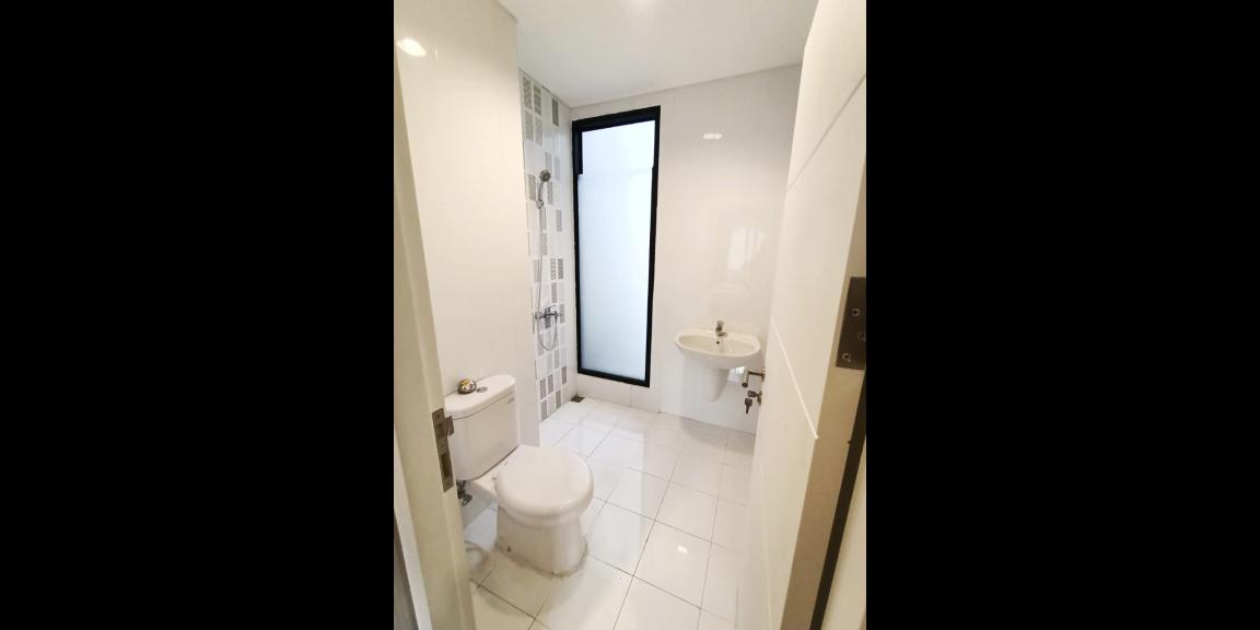 Rumah Besar 3 Lantai Di Cilandak Jakarta Selatan Rumah Besar 3 Lantai Di Cilandak Jakarta Selatan