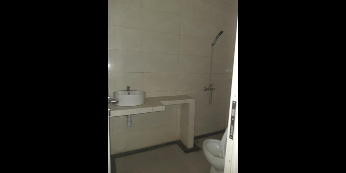 Rumah Modern Kontemporer Dian Istana Surabaya. Rumah Modern Kontemporer Dian Istana Surabaya.