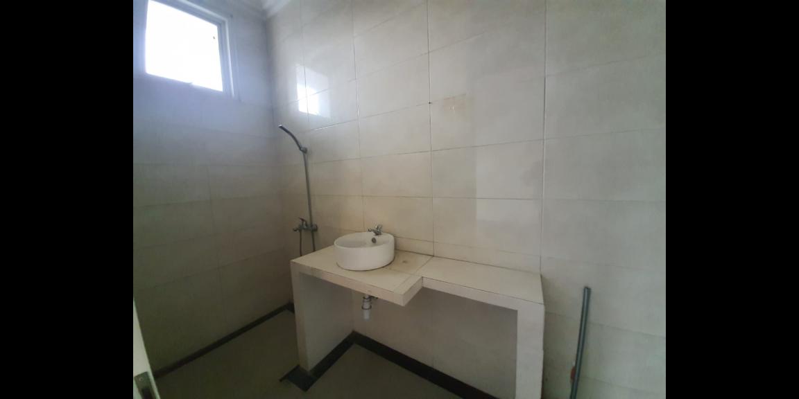 Rumah Modern Kontemporer Dian Istana Surabaya. Rumah Modern Kontemporer Dian Istana Surabaya.