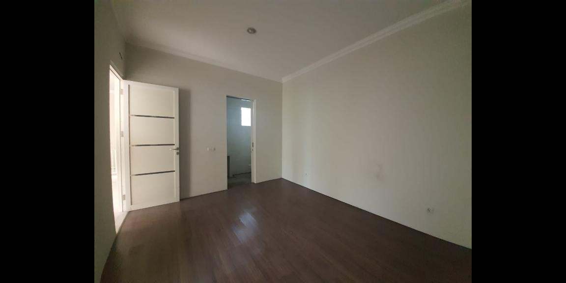 Rumah Modern Kontemporer Dian Istana Surabaya. Rumah Modern Kontemporer Dian Istana Surabaya.