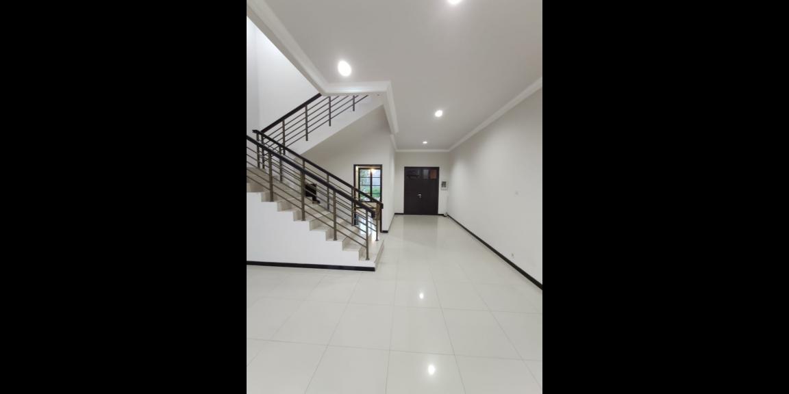 Rumah Apik, Siap Huni Royal Residence, Kensington, Wiyung, Surabaya. Rumah Apik, Siap Huni Royal Residence, Kensington, Wiyung, Surabaya.