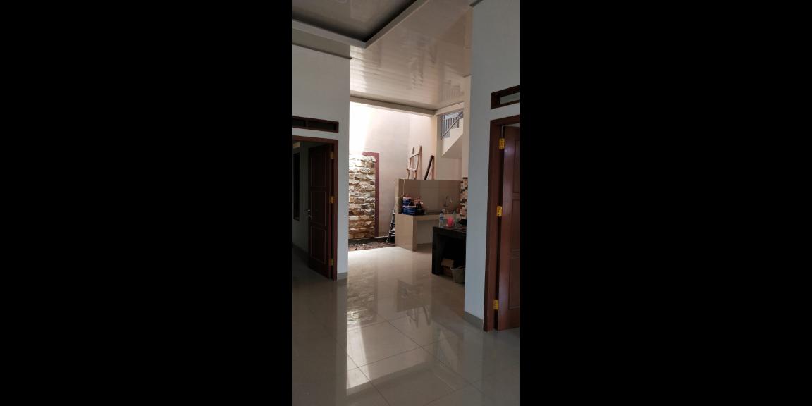 Rumah baru 3 lantai dengan Rooftop Rumah baru 3 lantai dengan Rooftop