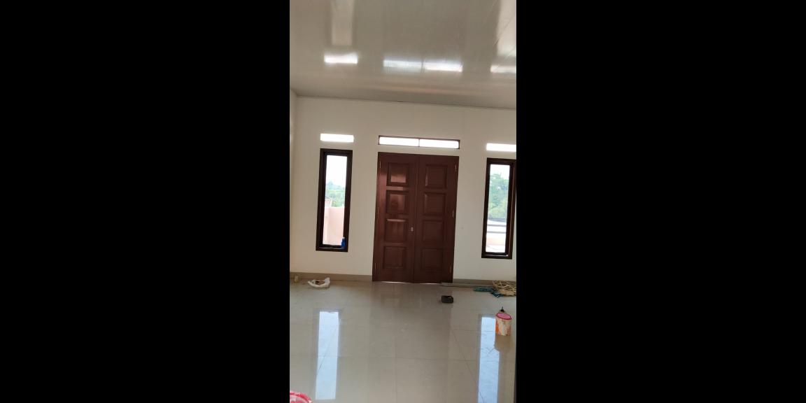 Rumah baru 3 lantai dengan Rooftop Rumah baru 3 lantai dengan Rooftop