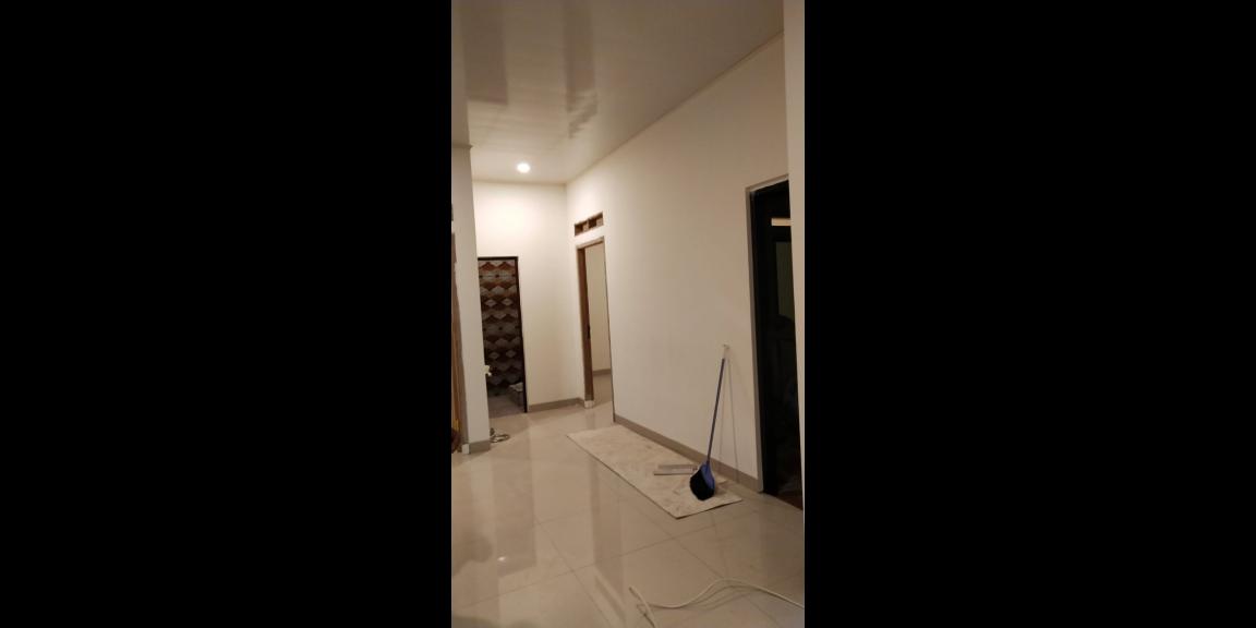 Rumah baru 3 lantai dengan Rooftop Rumah baru 3 lantai dengan Rooftop