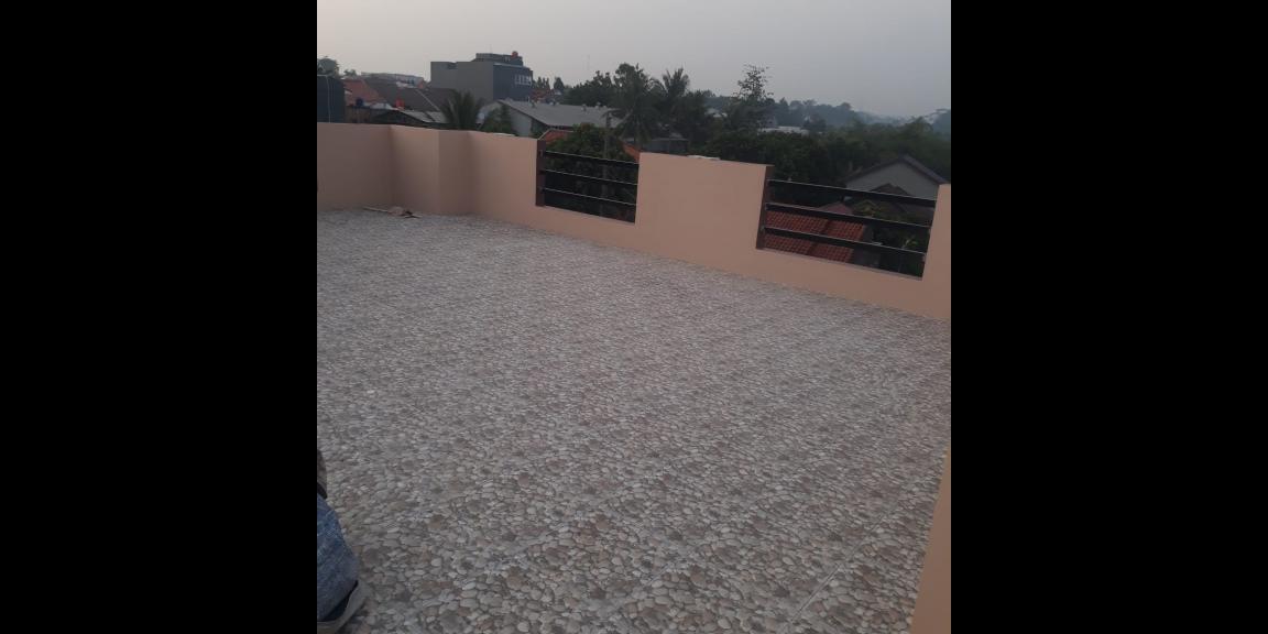 Rumah baru 3 lantai dengan Rooftop Rumah baru 3 lantai dengan Rooftop