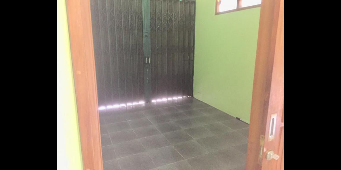 RUMAH DIKONTRAKKAN PRIORITAS KANTOR ATAU KELUARGA area Sleman RUMAH DIKONTRAKKAN PRIORITAS KANTOR ATAU KELUARGA area Sleman