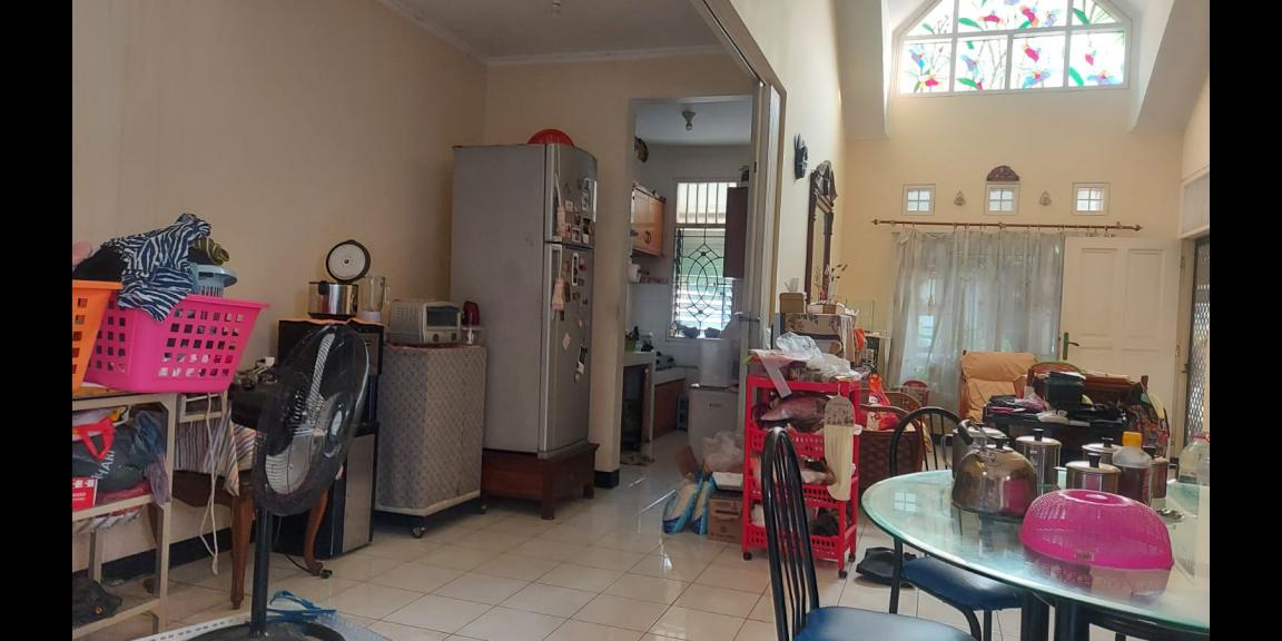 JUAL Murah Butuh Uang Rumah Siap Huni di Citraland, Surabaya. JUAL Murah Butuh Uang Rumah Siap Huni di Citraland, Surabaya.